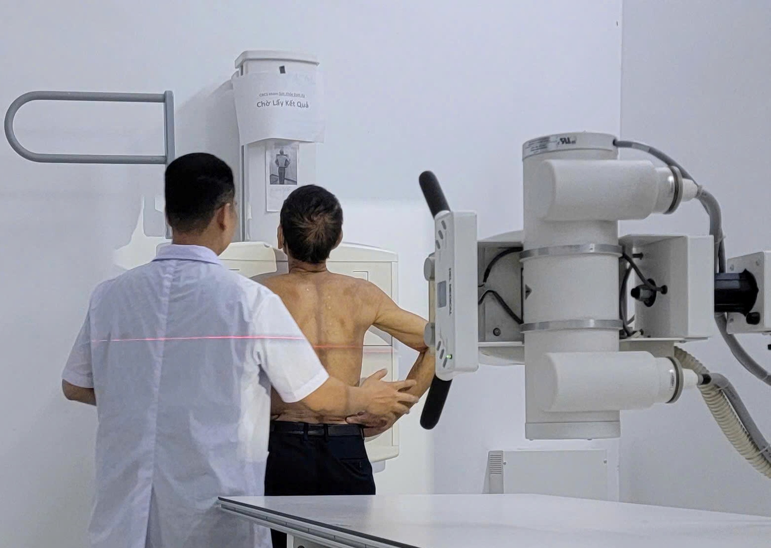 Bệnh viện CATP: Giới thiệu về kỹ thuật chụp X-quang tim phổi để  tầm soát, phát hiện sớm các bệnh lý tim mạch và hô hấp 